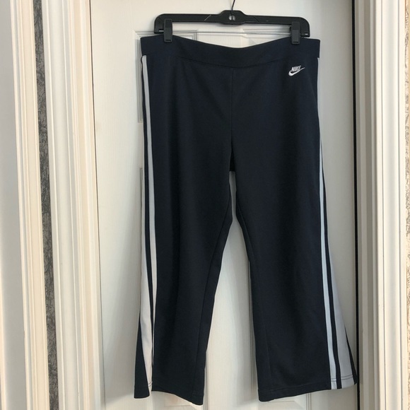 Cropped Nike Track Pants - Picture 5 of 7